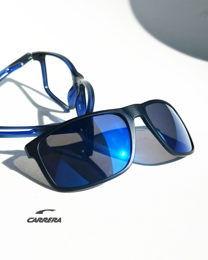 Okulary Carrera ze składaną nakładką przeciwsłoneczną – sportowe oprawki 2w1 z niebieskimi soczewkami